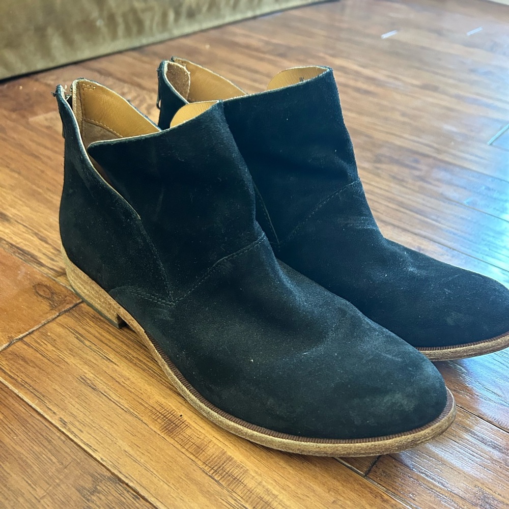 Kork ease black suede booties